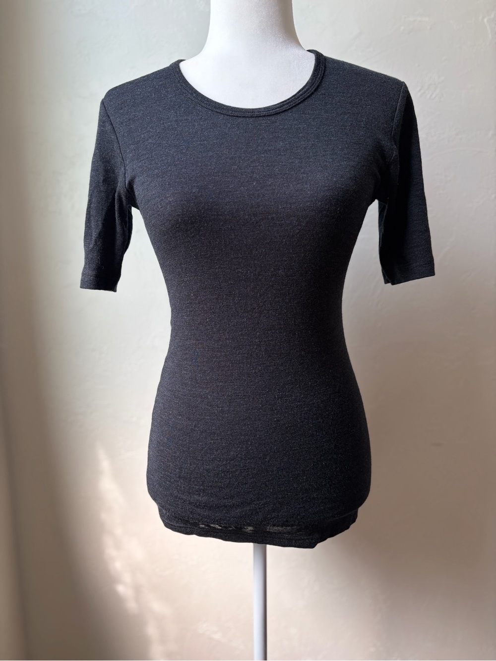 Simply Merino 100% Merino Wool Fitted Short Sleeve Top Size S